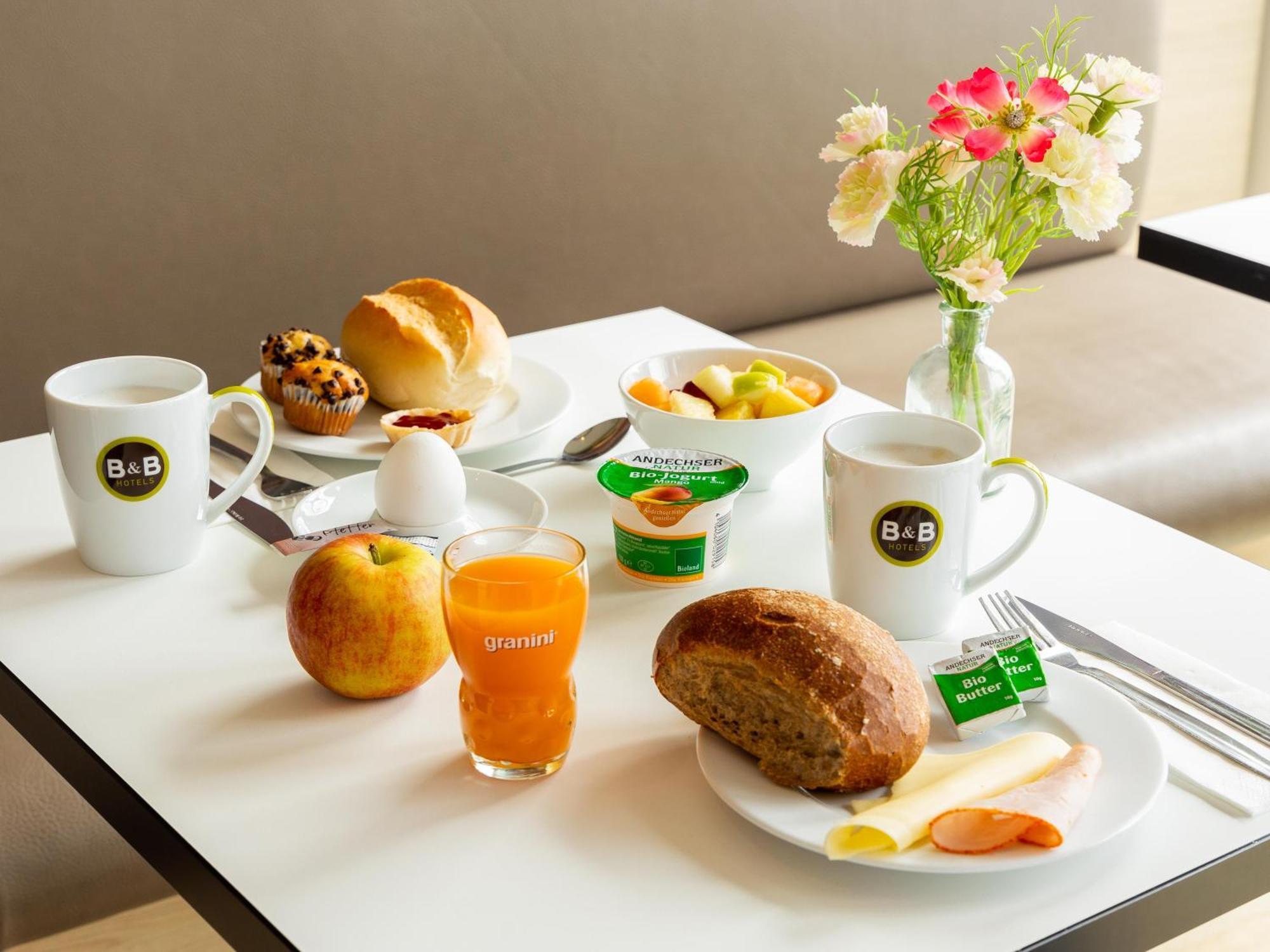 B＆B ホテル メンヒェングラートバッハ エクステリア 写真